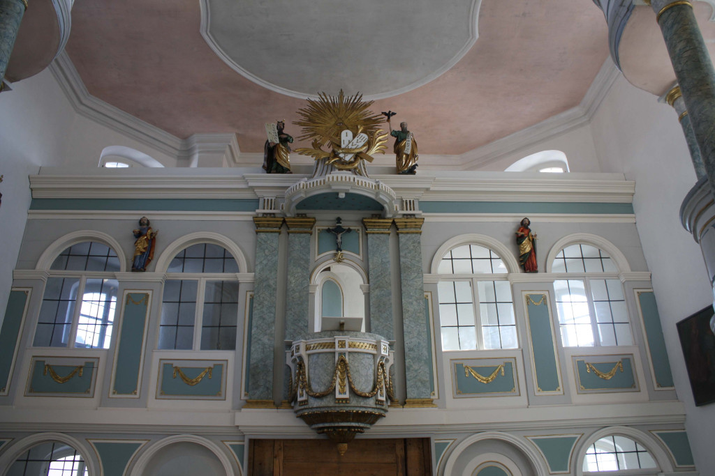 Die restaurierten Figuren kehren zurück