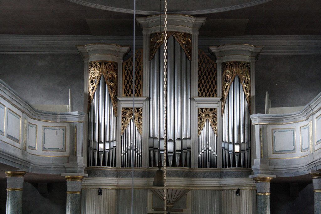 Ansicht zur Orgel vor der Sanierung.